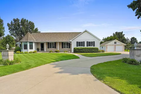 w2239 Pine Lane, Kaukauna, WI 54130