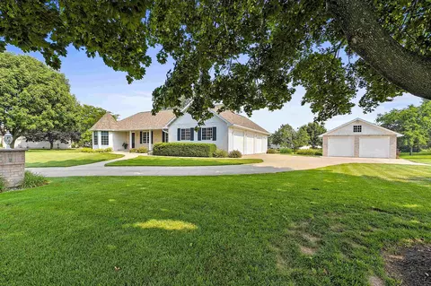 w2239 Pine Lane, Kaukauna, WI 54130 photo 2
