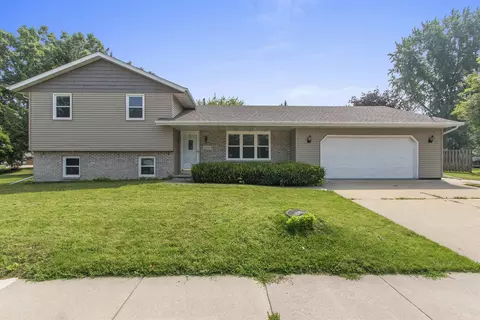 1208 Orchard Dr, Kaukauna, WI 54130