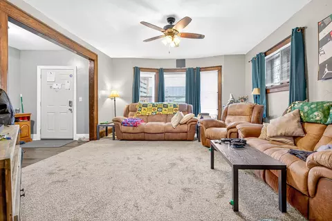 106 E Franklin St, Appleton, WI 54911 photo 3