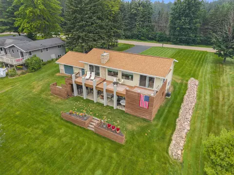w6767 Homewood Avenue, Shawano, WI 54166