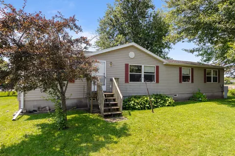 n5562 Wisconsin 76, Shiocton, WI 54170