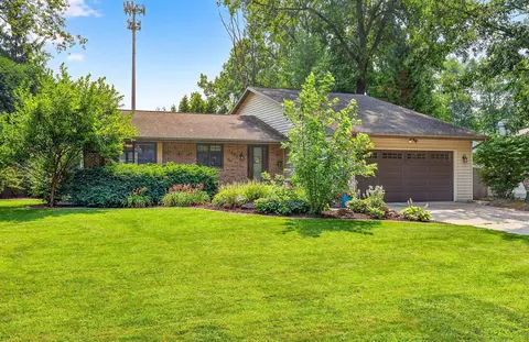 1499 Argonne Dr, Green Bay, WI 54304