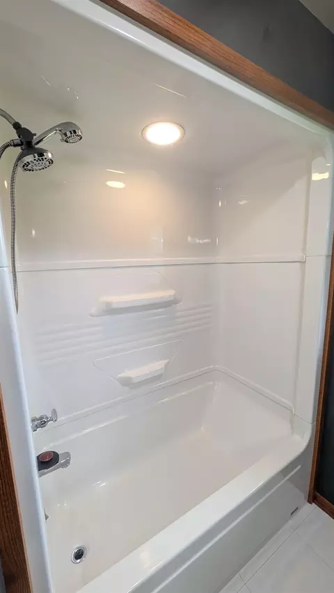 Bath - 2716 S Greenview St, Appleton, WI 54915 photo 3 of 3
