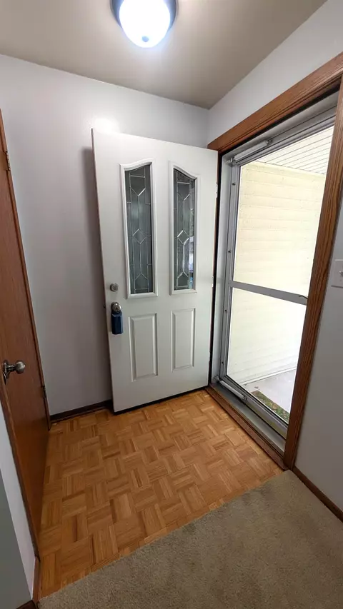 Entry Way - 2716 S Greenview St, Appleton, WI 54915 photo 1 of 1