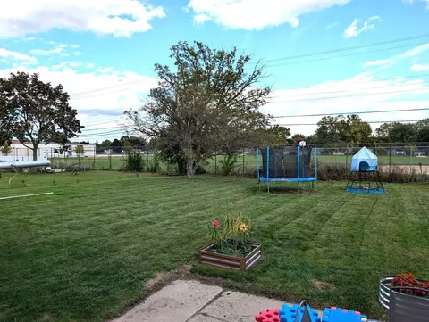Exterior - 2716 S Greenview St, Appleton, WI 54915 photo 4 of 4