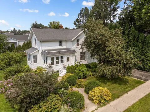 153 South St, Juneau, WI 53039