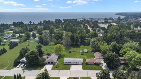 210 E Greenfield Ave, Algoma, WI 54201 photo 31