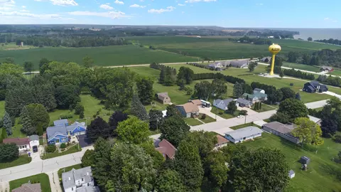 210 E Greenfield Ave, Algoma, WI 54201 photo 37