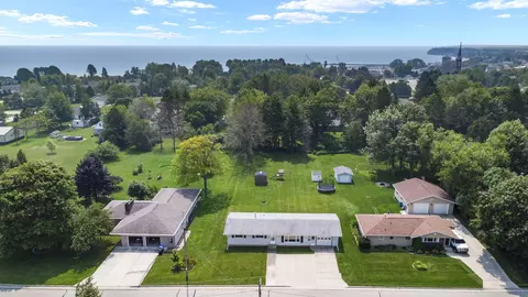 210 E Greenfield Ave, Algoma, WI 54201 photo 29