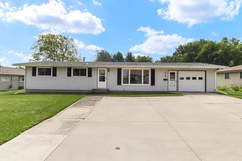210 E Greenfield Ave, Algoma, WI 54201