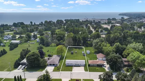 210 E Greenfield Ave, Algoma, WI 54201 photo 32