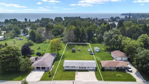 210 E Greenfield Ave, Algoma, WI 54201 photo 30