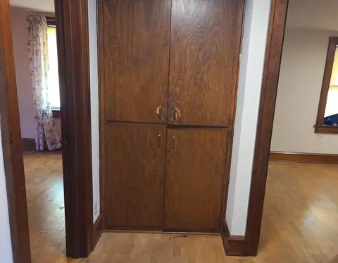 Entry Way - 813 W Harris St, Appleton, WI 54914 photo 1 of 2