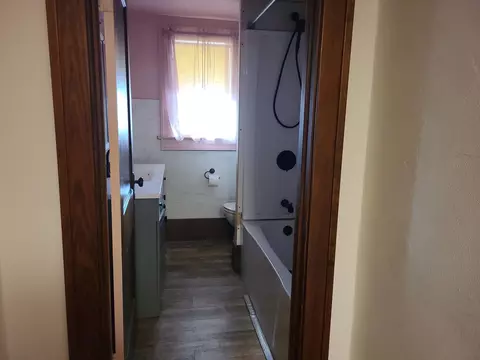 Bath - 813 W Harris St, Appleton, WI 54914 photo 1 of 2
