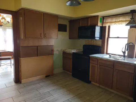 Kitchen - 813 W Harris St, Appleton, WI 54914 photo 2 of 2
