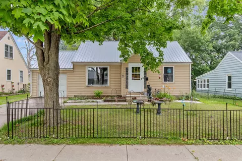 1207 Suydam St, Green Bay, WI 54301