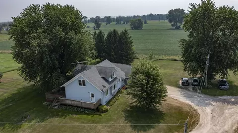 8019 Arrow Ln, Fremont, WI 54940