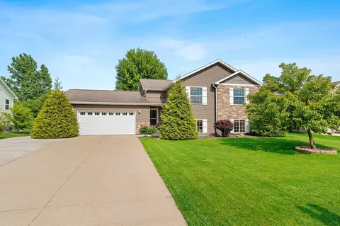 2341 Lacewing Dr, Neenah, WI 54956