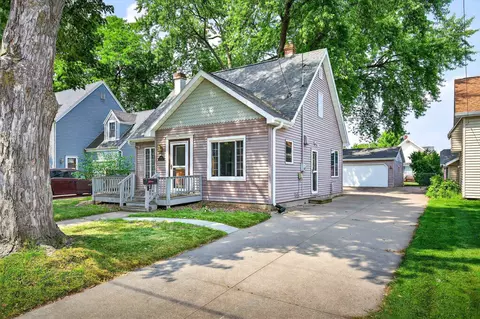 607 Grove St, Neenah, WI 54956