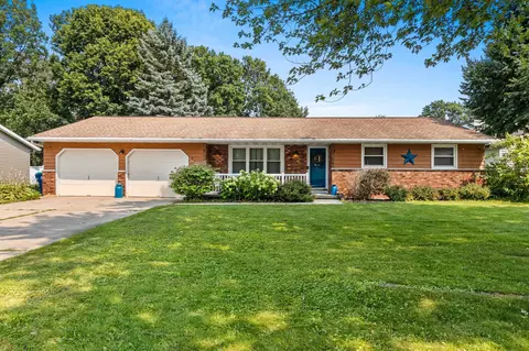 2379 Golden Meadow Dr, Green Bay, WI 54311