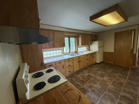 1341 Schabow St, Gresham, WI 54128 photo 8