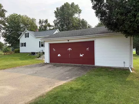 1341 Schabow St, Gresham, WI 54128 photo 4