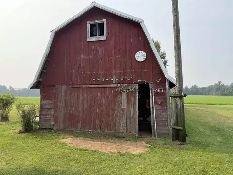 1341 Schabow St, Gresham, WI 54128 photo 27