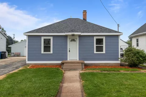 1114 W 6th Ave, Oshkosh, WI 54902