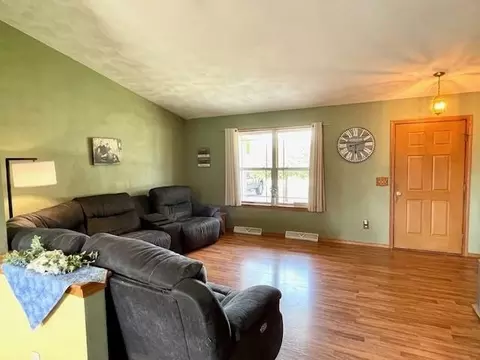 n286 Pinecrest Boulevard, Appleton, WI 54915 photo 3