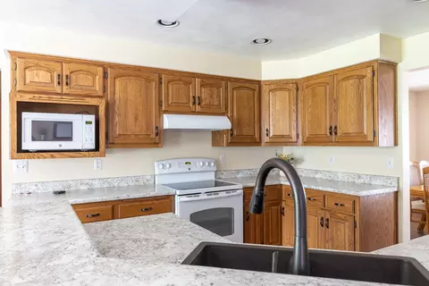 n390 Tamarack Drive, Appleton, WI 54915 photo 17