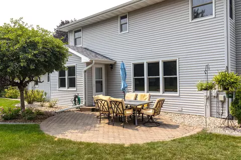n390 Tamarack Drive, Appleton, WI 54915 photo 2