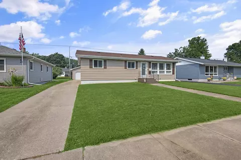 3409 16th St, Menominee, MI 49858