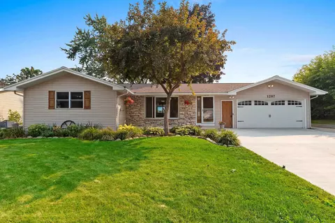 1297 Circle Dr, Green Bay, WI 54313