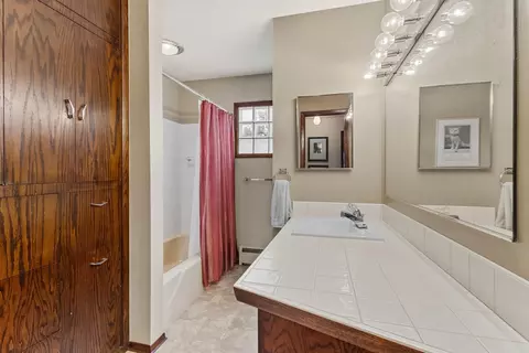 Bath - 2940 N Morrison St, Appleton, WI 54911 photo 1 of 3