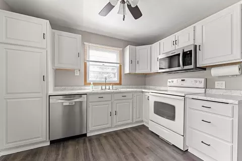 719 E Harrison St, Appleton, WI 54915 photo 2