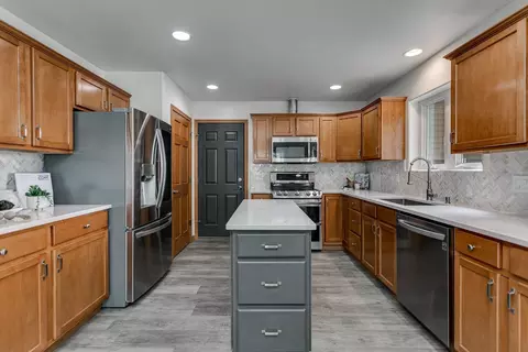 Kitchen - 1849 N Edwin St, Appleton, WI 54913 photo 2 of 5
