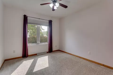 Bedroom - 1849 N Edwin St, Appleton, WI 54913 photo 6 of 10