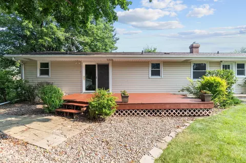 Exterior - 2707 W Capitol Dr, Appleton, WI 54914 photo 5 of 8