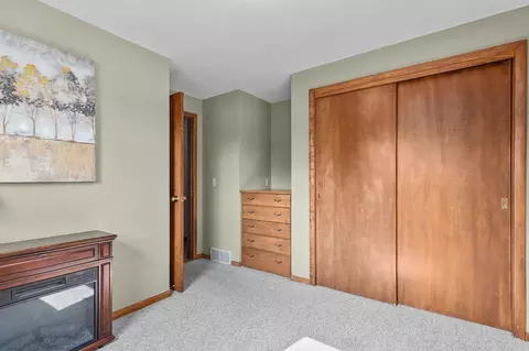 Bedroom - 2707 W Capitol Dr, Appleton, WI 54914 photo 4 of 4