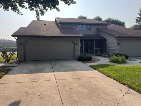 2355 Cedar Ridge Ct, Green Bay, WI 54313