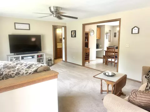 Living - 3009 E Canary St, Appleton, WI 54915 photo 2 of 3