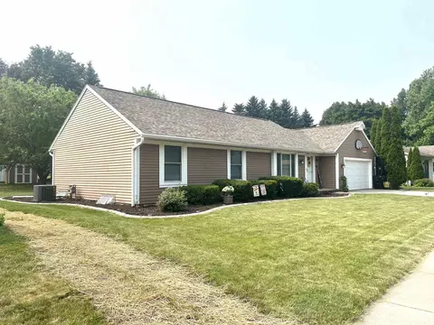 Exterior - 3009 E Canary St, Appleton, WI 54915 photo 1 of 5