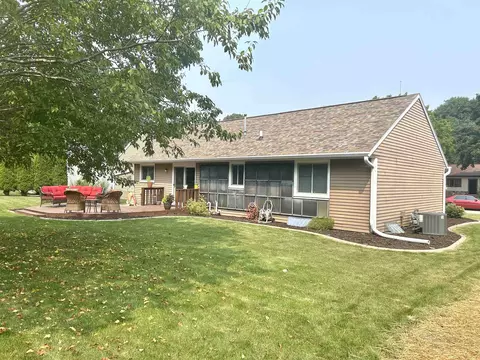 Exterior - 3009 E Canary St, Appleton, WI 54915 photo 2 of 5