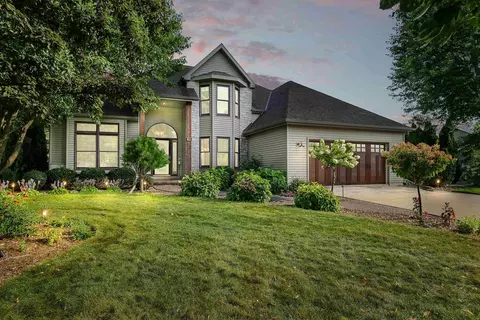 20 Glenwood Ct, Fond Du Lac, WI 54935