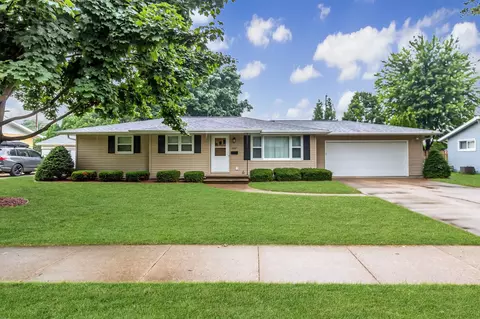 1227 Maple St, Neenah, WI 54956