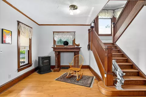 Entry Way - 415 E Spring St, Appleton, WI 54911 photo 2 of 5