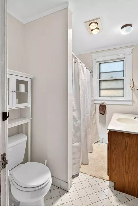 Bath - 415 E Spring St, Appleton, WI 54911 photo 1 of 3