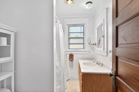 Bath - 415 E Spring St, Appleton, WI 54911 photo 2 of 3