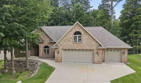 448 Harvest Rd, Green Bay, WI 54302